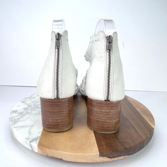 BALI ELF HANDMADE Seaside Soft Leather Scalloped Sandals in Vintage White 7.5 - Picture 7 of 11